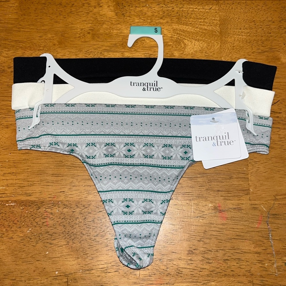 Tranquil & True Womens Small Seamless Ribbed Thong Panties Pack of 3
